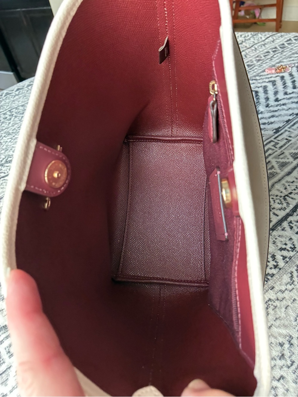 Coach Cream Leather Tote with Gold Logo - Picture 7 of 12